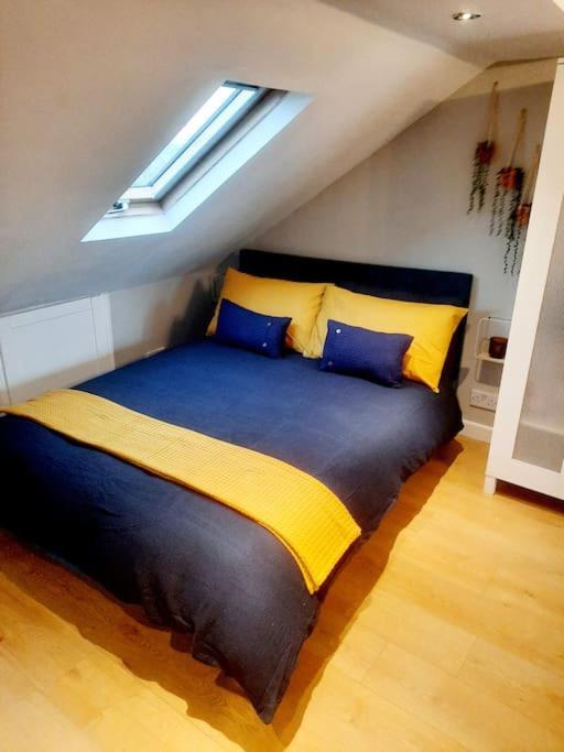Alross Studio Flat / Private Bathroom Londra Esterno foto