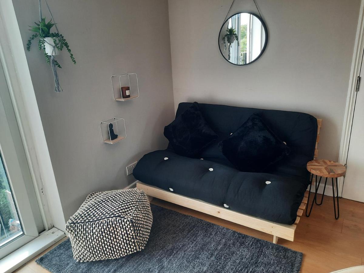 Alross Studio Flat / Private Bathroom Londra Esterno foto