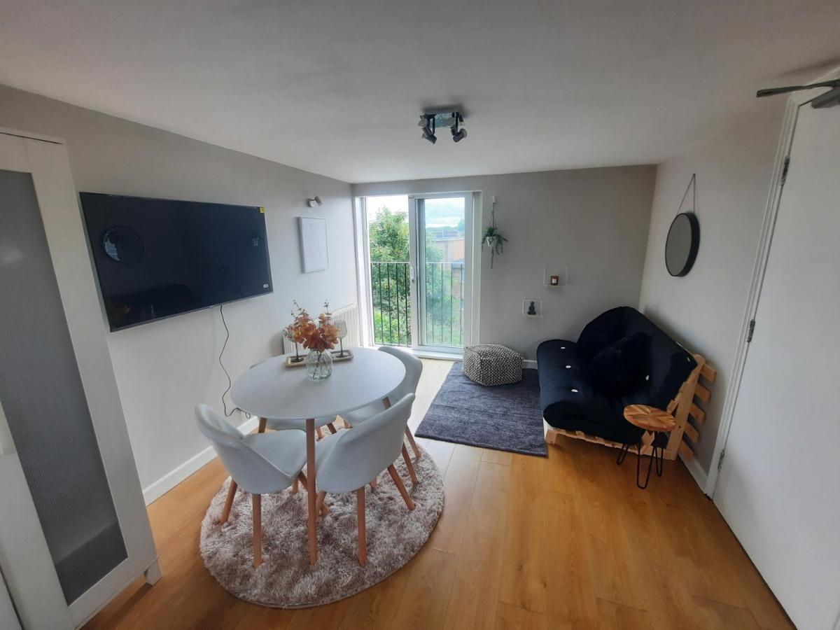 Alross Studio Flat / Private Bathroom Londra Esterno foto